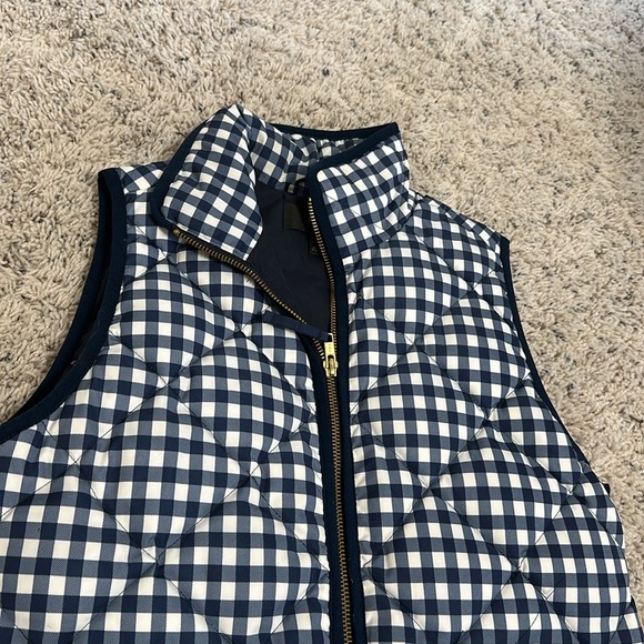 J crew puffer vest - Picture 2 of 4